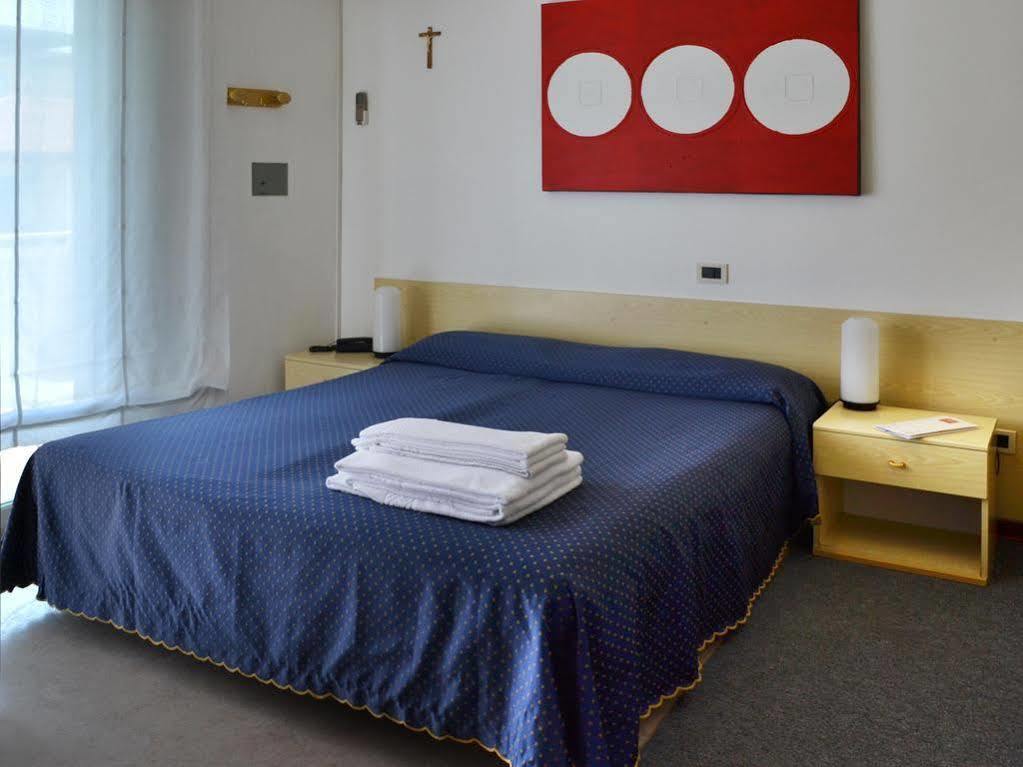 Nice Hotel Bibione Exterior foto